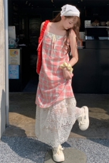森系田园风红色格纹连衣裙女2025夏季新款超火蕾丝拼接漂亮吊带裙，商品下架区，网红馆