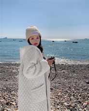 米白色