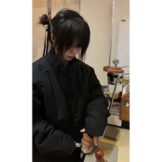 黑色
