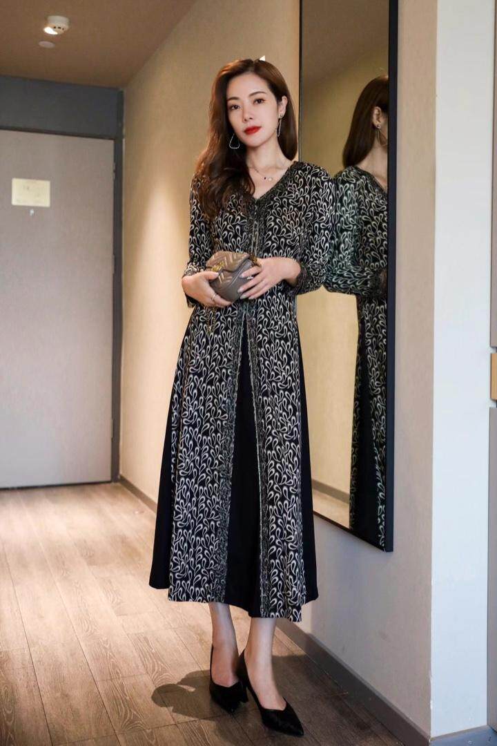 气质碎花连衣裙，女装连衣裙，蓝芝衣秀