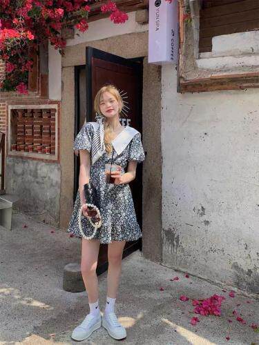 【现货】夏季新品娃娃领碎花连衣裙，女装连衣裙，F/TU