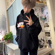 黑色
