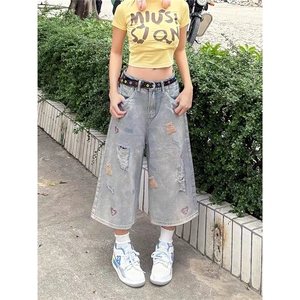 复古设计感小熊刺绣破洞牛仔短裤女夏季宽松直筒七分裤显瘦阔腿裤图片