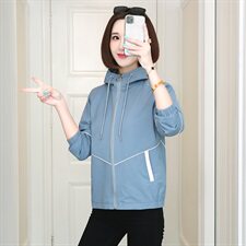 短外套女2021春秋装新款女装时尚休闲连帽春秋女士风衣外套，女装短外套，依恋蒂丝