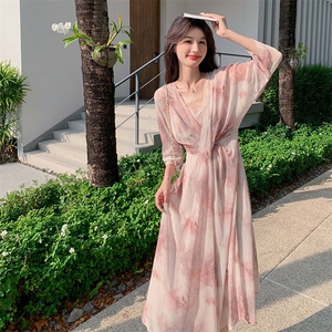 粉色浪漫度假风长裙女2025年夏季新款法式V领收腰显瘦雪纺长裙图片