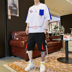白色