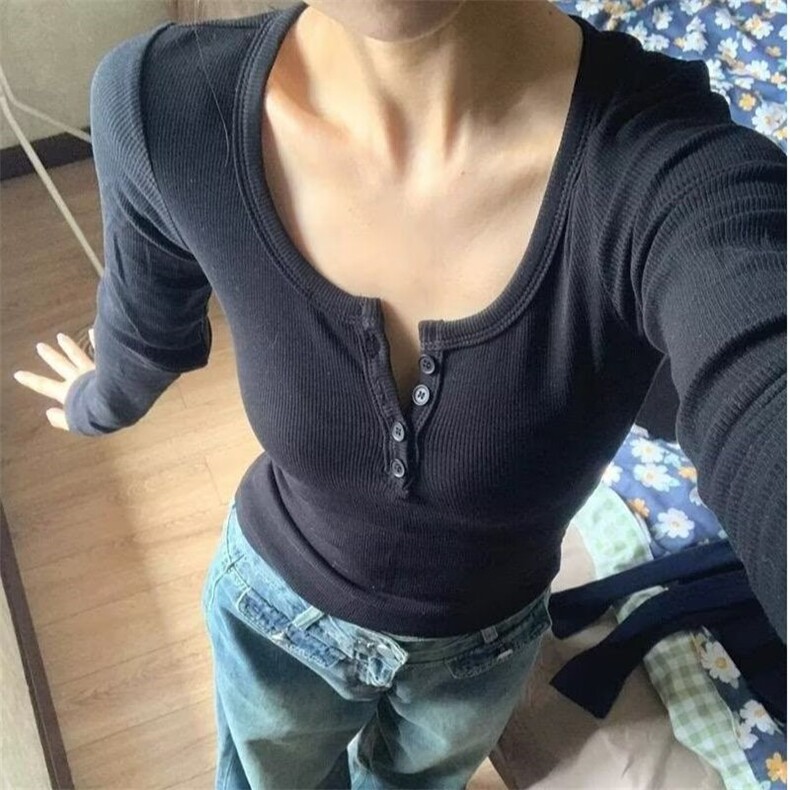 黑色内搭打底衫女2024新款纯欲风修身长袖t恤秋冬今年流行的上衣图片