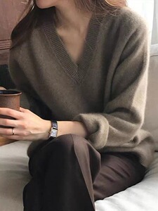 V领羊毛衫女纯色打底2024秋冬季显瘦时尚毛衣图片