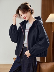 新款宽松连帽抽绳纯色夹克冲锋衣外套2026年春季，女装短外套，简韵佳