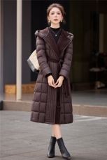 现货2025双面羊毛拼接可拆卸连帽门襟90白鸭绒优雅中长款羽绒服，女装羽绒服，卡杰菲