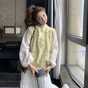 韩系时尚减龄两件套女2025初春新款黄色花朵针织马甲蕾丝内搭套装图片