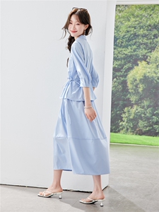 《现货26夏上新》蓝色气质收腰衬衫+半裙伞裙显瘦两件套女图片