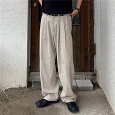 浅卡其色