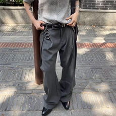 深灰色