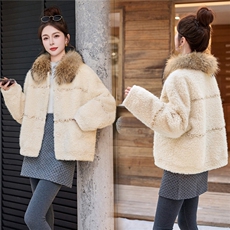 真貉子毛翻领皮毛一体木耳边拼接羊羔毛加厚外套，女装皮草，采品优优