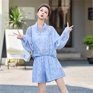 时尚减龄防晒衣短裤套装女夏2025新款宽松休闲轻薄透气户外两件套图片