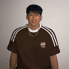 咖啡色