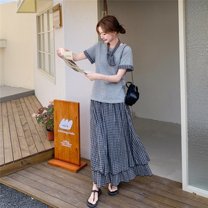 灰色气质减龄格纹拼接T恤半身裙套装两件套女夏学院风穿搭一整套图片