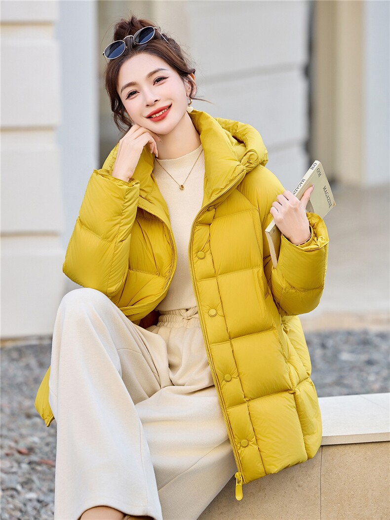2025冬装新款简约时尚中长款连帽休闲羽绒服,女装羽绒服,美沁
