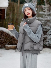 现货2025冬季新款保暖休闲纯色立领羽绒马甲，女装羽绒服，深水步