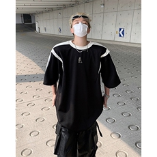 黑色