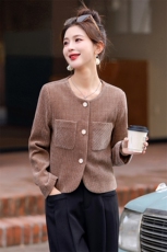紫色小香风外套女短款2025春秋新款气质高级感灯芯绒圆领西装上衣，女装短外套，姿衣坊