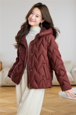 (现货）2025年冬季保暖短款连帽90白鸭绒羽绒，女装羽绒服，深妍伊美