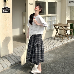 韩系搭配一整套女夏季2025新款字母印花短袖T恤格子半身裙两件套图片