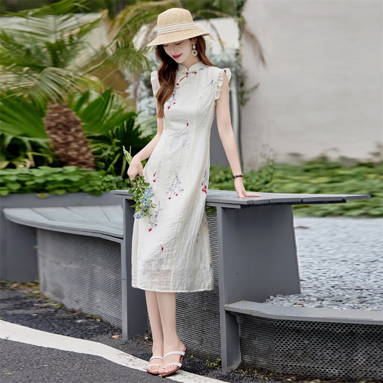 新中式连衣裙2025夏天新款巨好看的绝美减龄白色无袖改良旗袍裙子,女装连衣裙,乐吉娜
