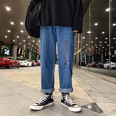 深蓝色