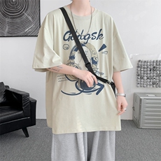 淡绿色