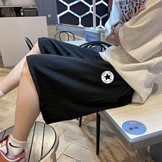 黑色