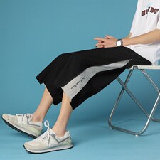 黑色