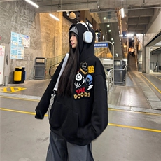 黑色