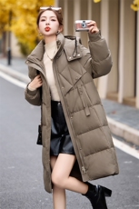 2024年冬季新款时尚设计感加厚保暖长款立领90白鸭绒羽绒服，女装羽绒服，时尚俏佳人