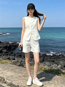 气质温柔风时尚套装女夏季新款法式小香风无袖上衣阔腿短裤两件套图片