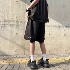 黑色