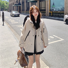 现货新款冲锋衣外套25075P150K228，女装短外套，2D035
