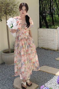 时尚碎花泡泡袖连衣裙女夏季2024新款轻奢高级感复古收腰设计长裙图片