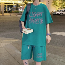 绿色