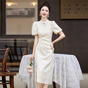 新中式复古连衣裙女2024年夏季新款法式气质设计感小众改良旗袍裙图片