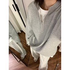 灰色