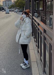 韩版收腰版羽绒服图片