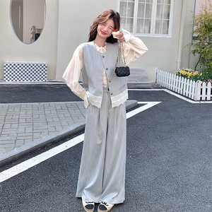 浅蓝色蕾丝拼接马甲阔腿裤套装女夏小香风甜美两件套独特绝美气质图片