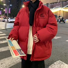 酒红色