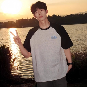 抖音得物高品质二开240克宽松纯棉美式潮牌插肩袖拼接短袖T恤图片