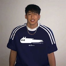 藏青色
