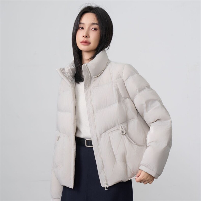 现货2025年冬季新款休闲风羽绒服女90白鸭绒,女装羽绒服,阳光伊恋