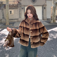 现设计感加厚保暖皮毛一体外套2617P205K308，女装皮草，2C029