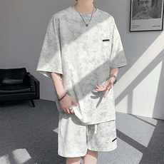 白色